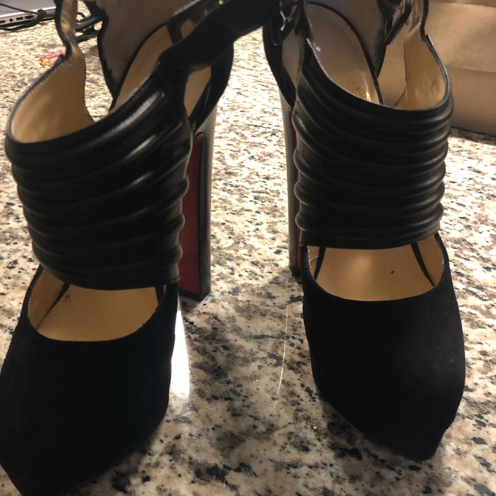 Heels - Picture 2 of 4